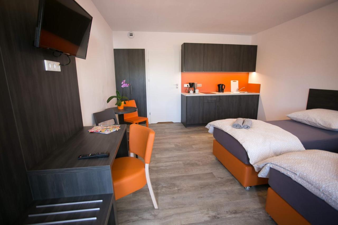Hotel A7 2*